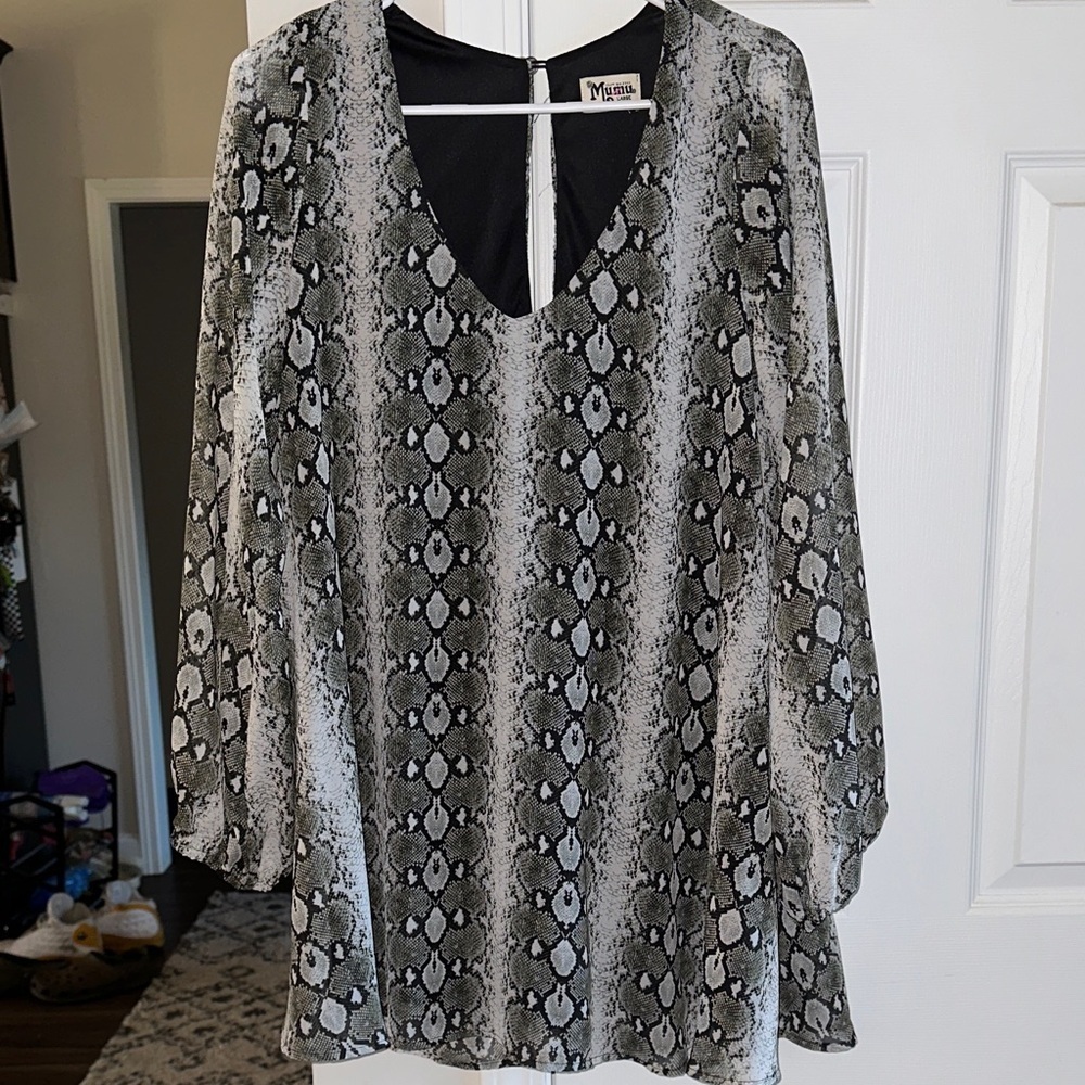 Show Me Your MuMu Monochrome Snake Print Tunic - Picture 1 of 6